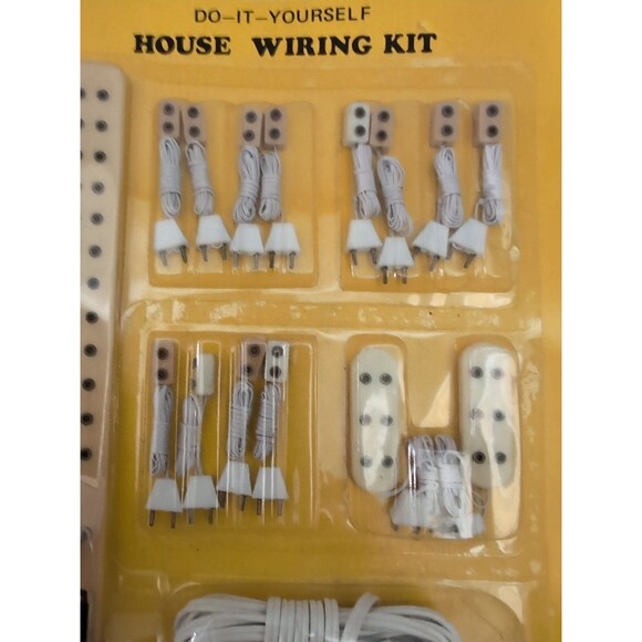 Dollhouse Miniature 12v Wiring System Power Strip w/Transformer 1:12 Scale - Picture 4 of 6